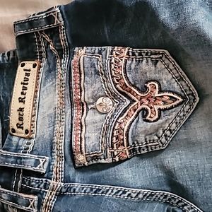 Rock Revival Easy Crop Capri 29